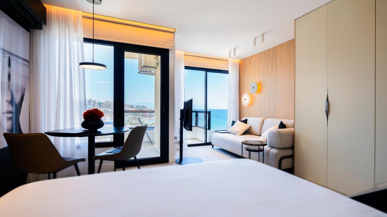 Aloha Apartamentos - Primera Linea De Playa - Vista Al Mar เบนัลมาเดนา ภายนอก รูปภาพ